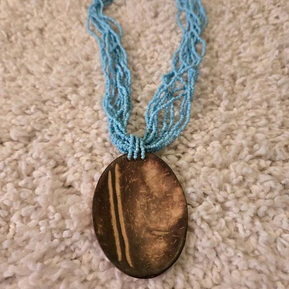 Seed Bead multi strand necklace red pendant - Picture 6 of 8